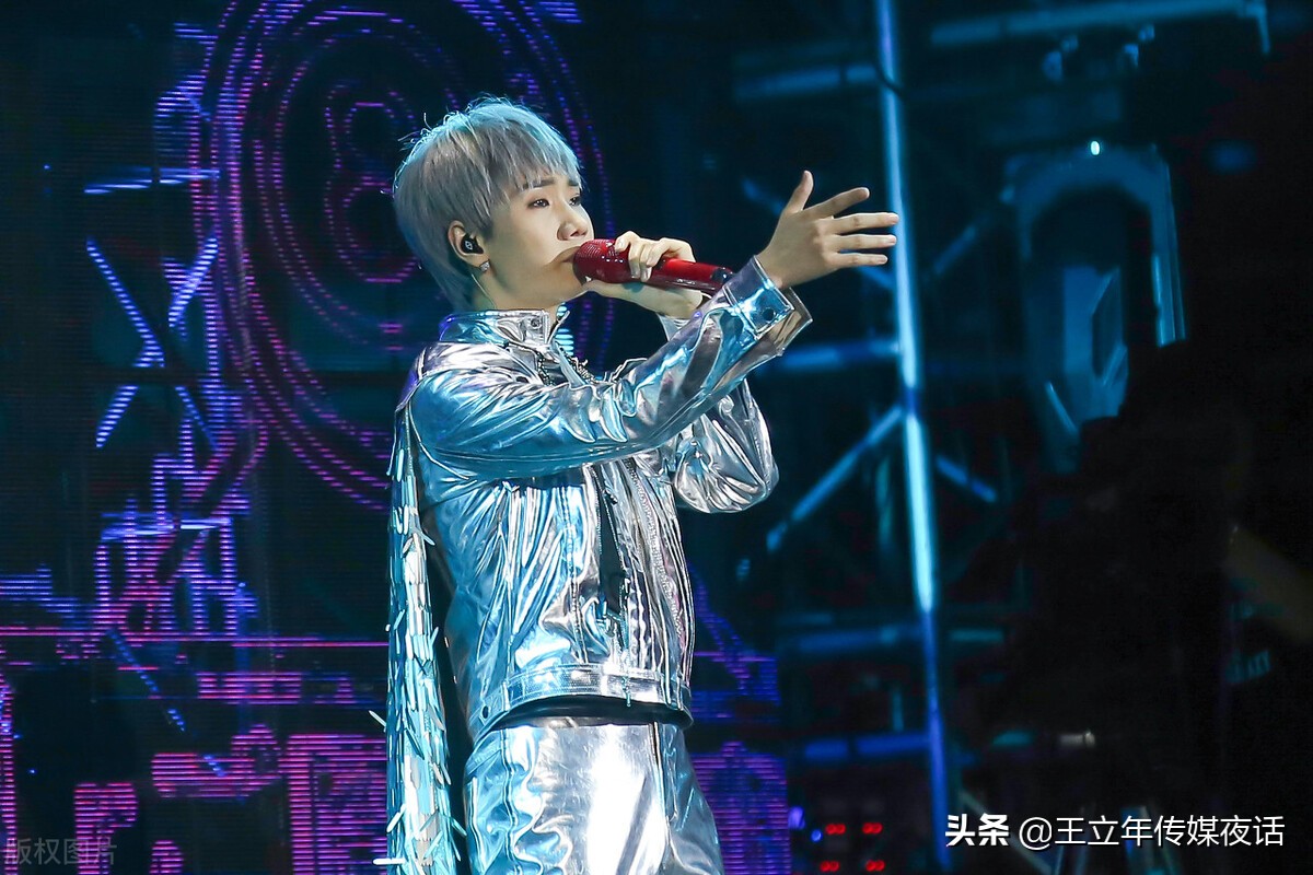 汪苏泷弗斯特专辑销量,汪苏泷微微一笑很倾城领奖现场