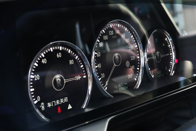 全新一代劳斯莱斯古思特,豪华180评测