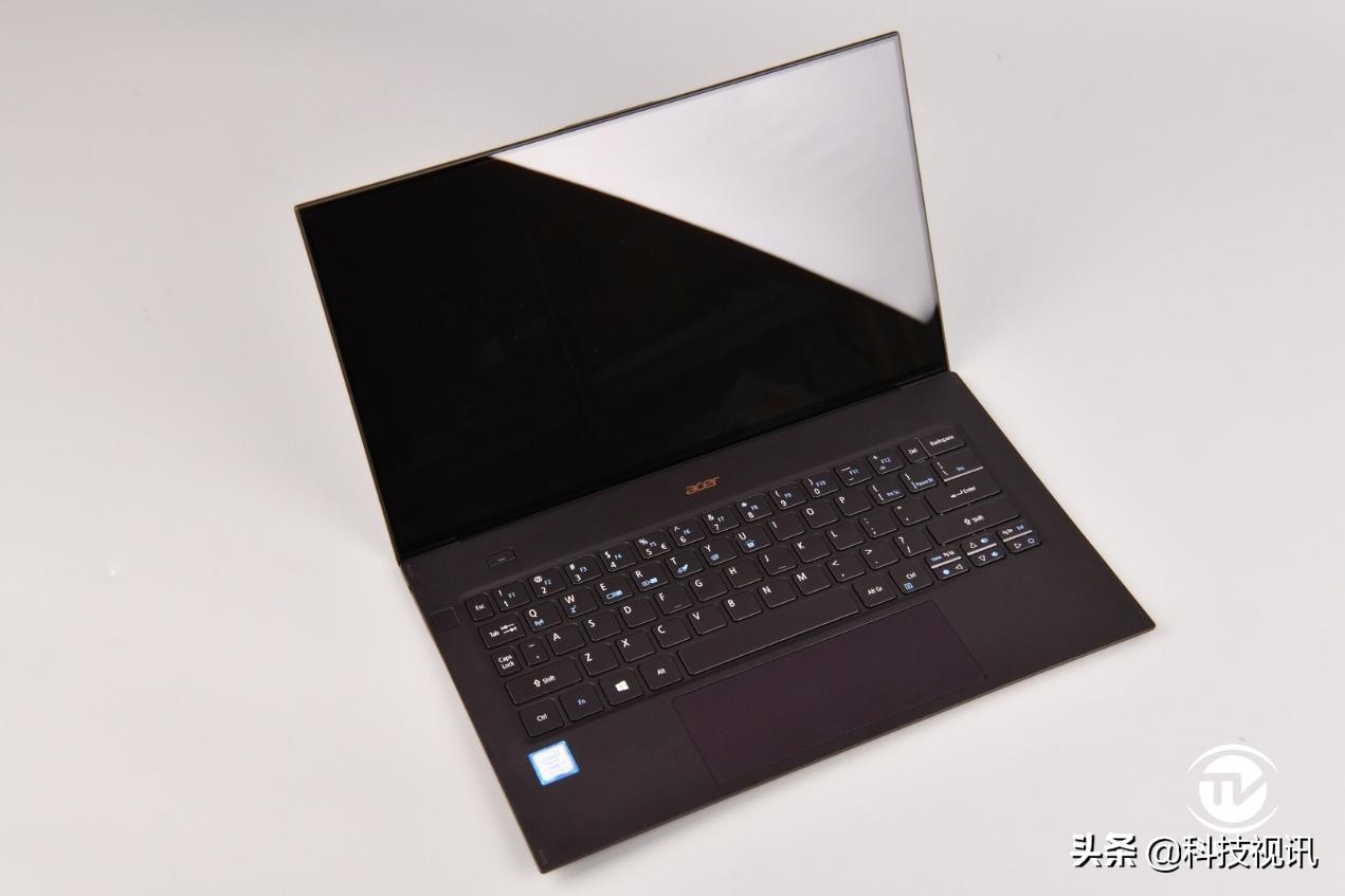 新款宏碁蜂鸟swift7,全球最薄笔记本宏碁swift7评测