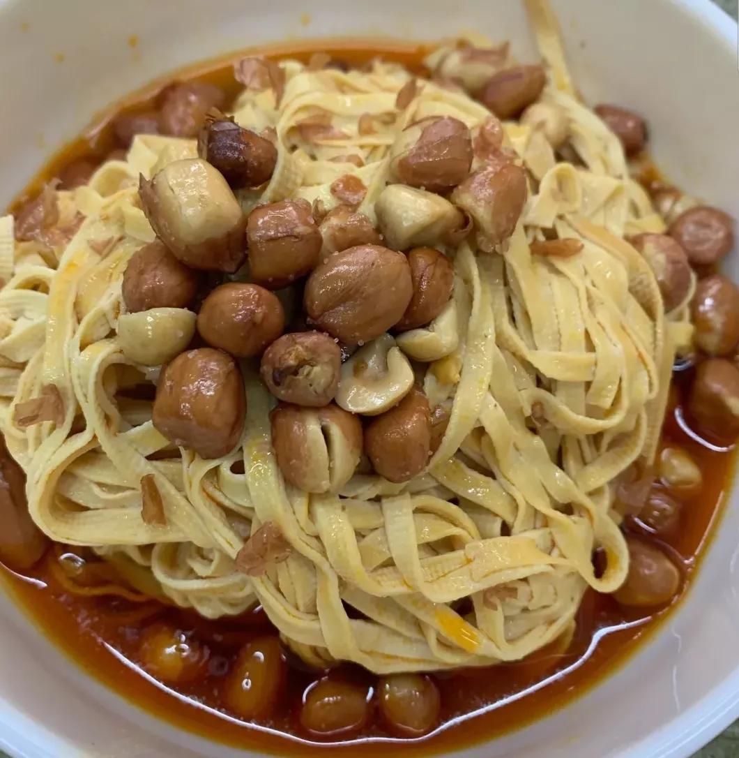 都说他家在沈阳能与老四季旗鼓相当,隔街相对,到底谁家人气更旺