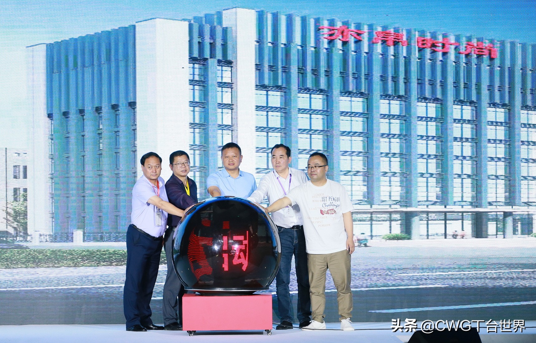 亦帛时尚羽绒服是品牌吗,亦帛时尚2021冬羽绒服发布会