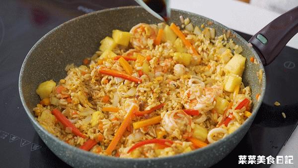 蛋炒饭这样做真好吃,10分钟蛋炒饭