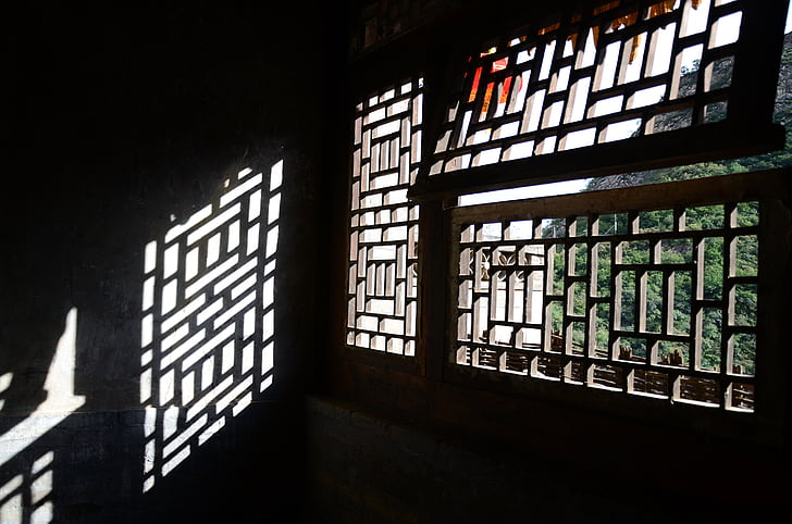 烟花易冷年华易逝,光阴易逝烟花易冷