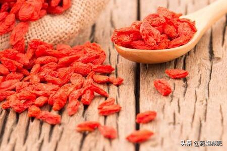 做梦缺什么维生素,睡觉老是做梦吃维生素有用吗