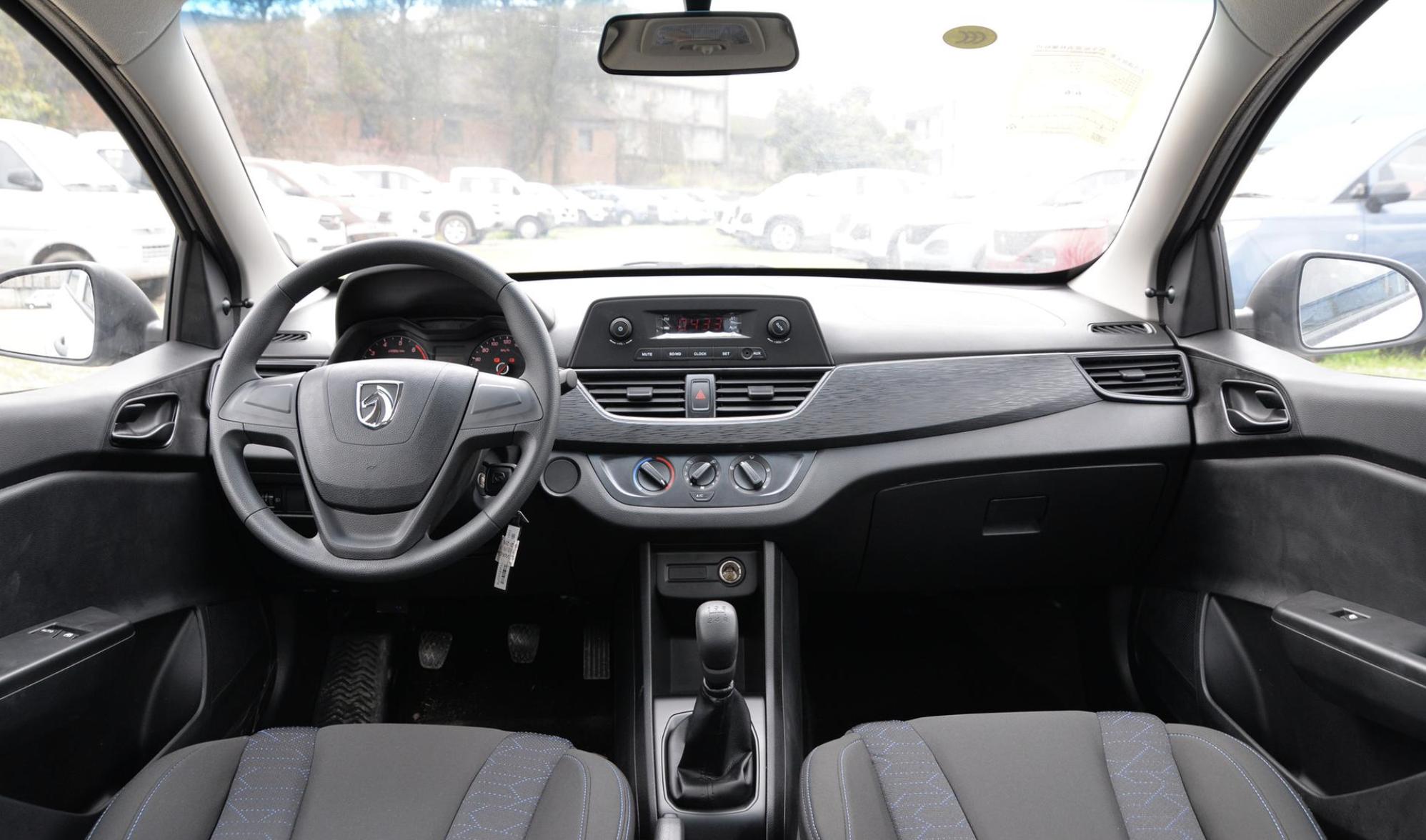 最新款飞度两厢车,最新款飞度两厢