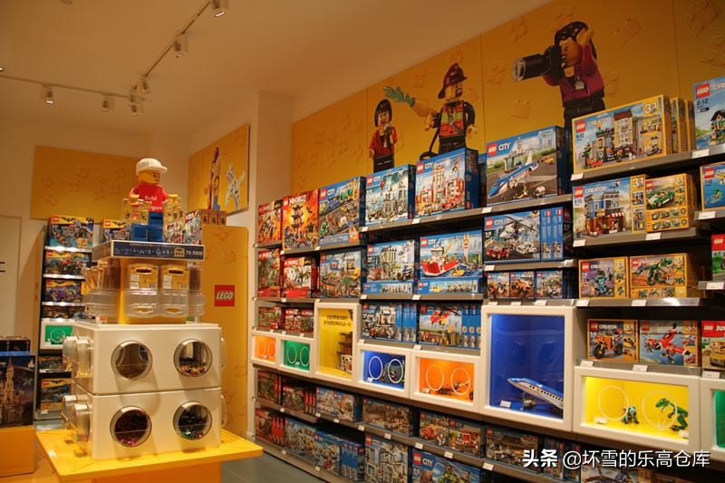 一块钱100个乐高人仔,最贵的黄金乐高人仔