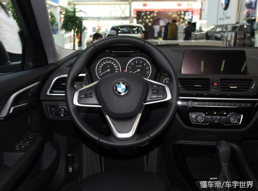 18年宝马1系加倒车影像,宝马1系有没有标配倒车影像