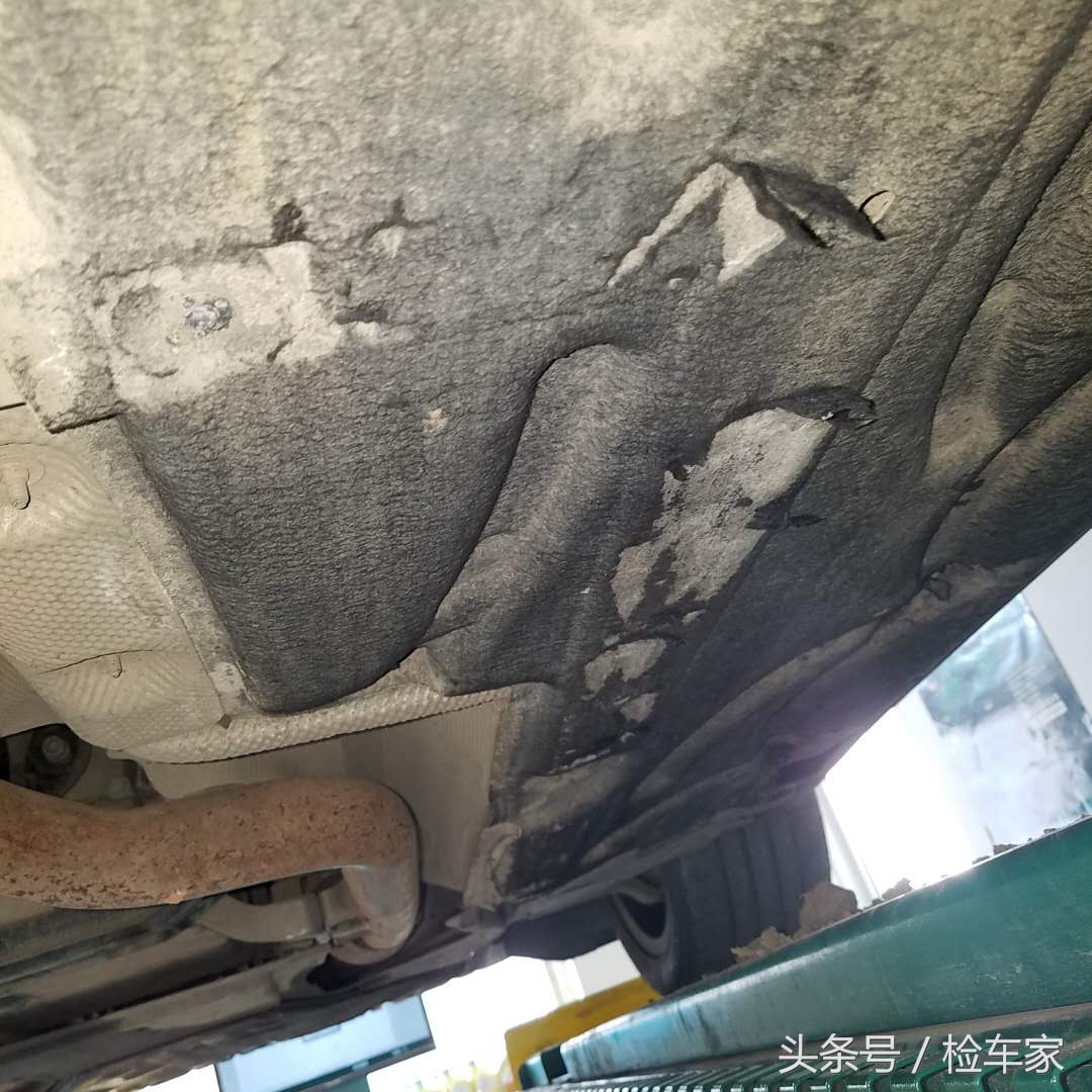 十二万公里的奔驰e200还能买吗,奔驰e200值不值得买