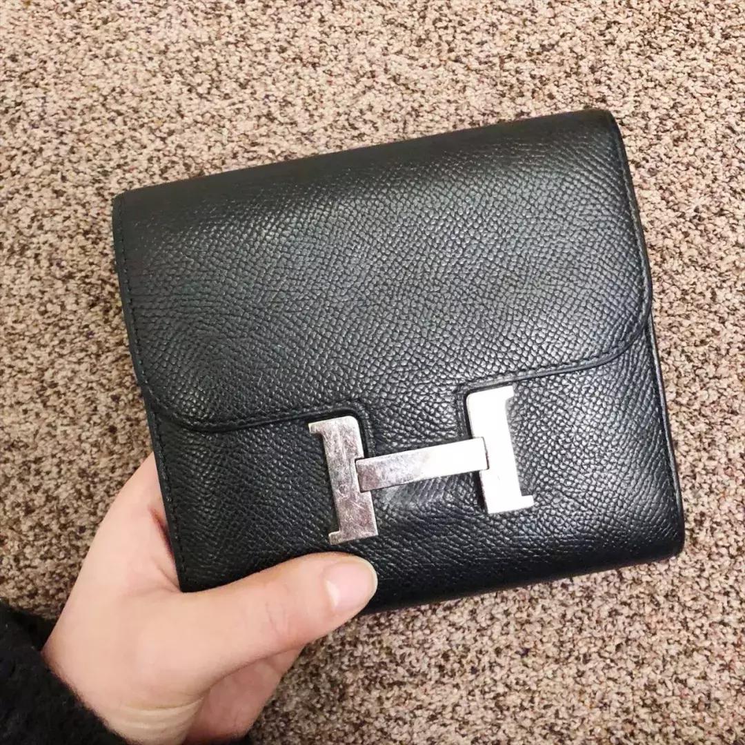 这10位女生的钱包里不仅有钱，更有你想不到的！