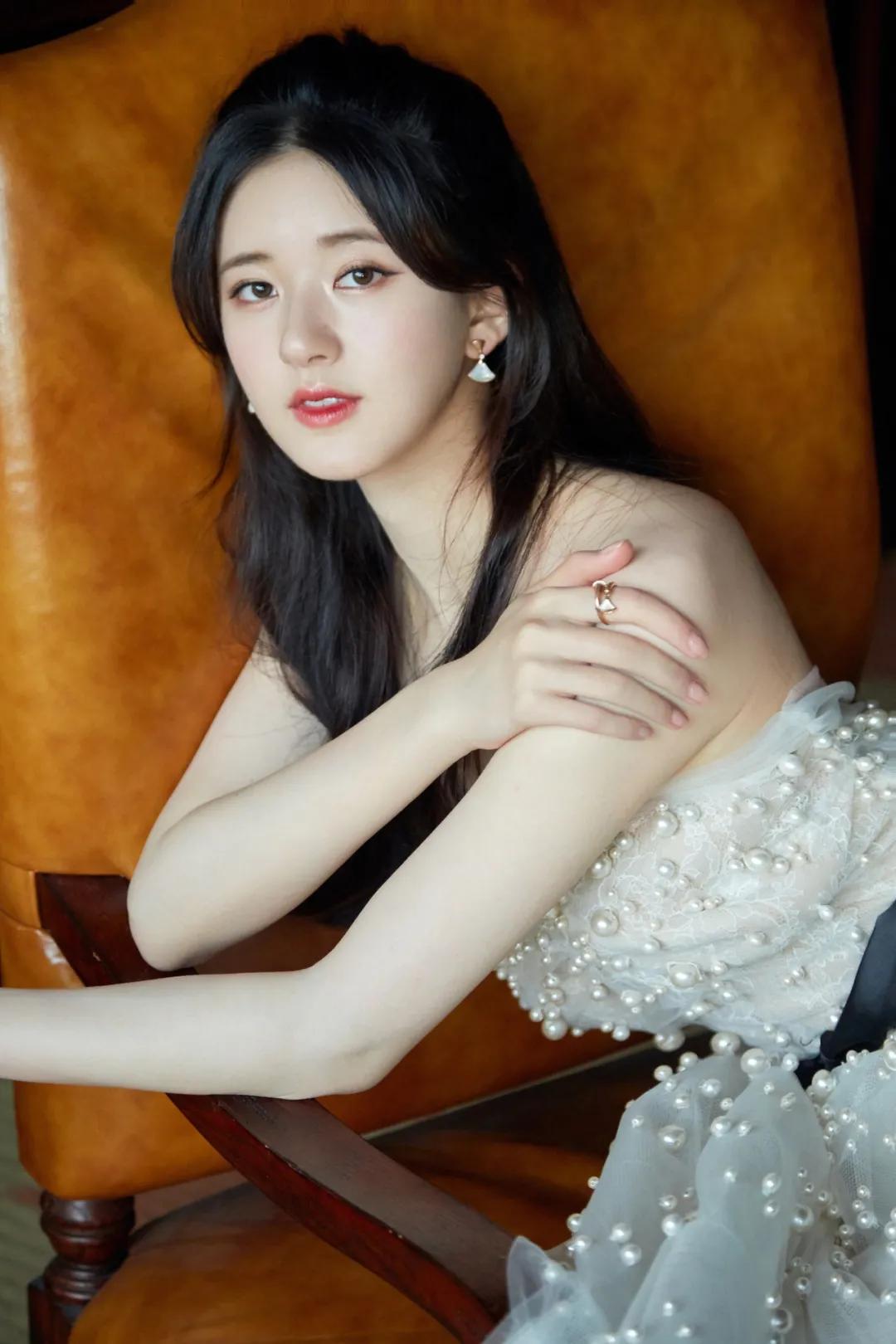 明星同款发型女赵露思披半头发,中长发细软赵露思发型