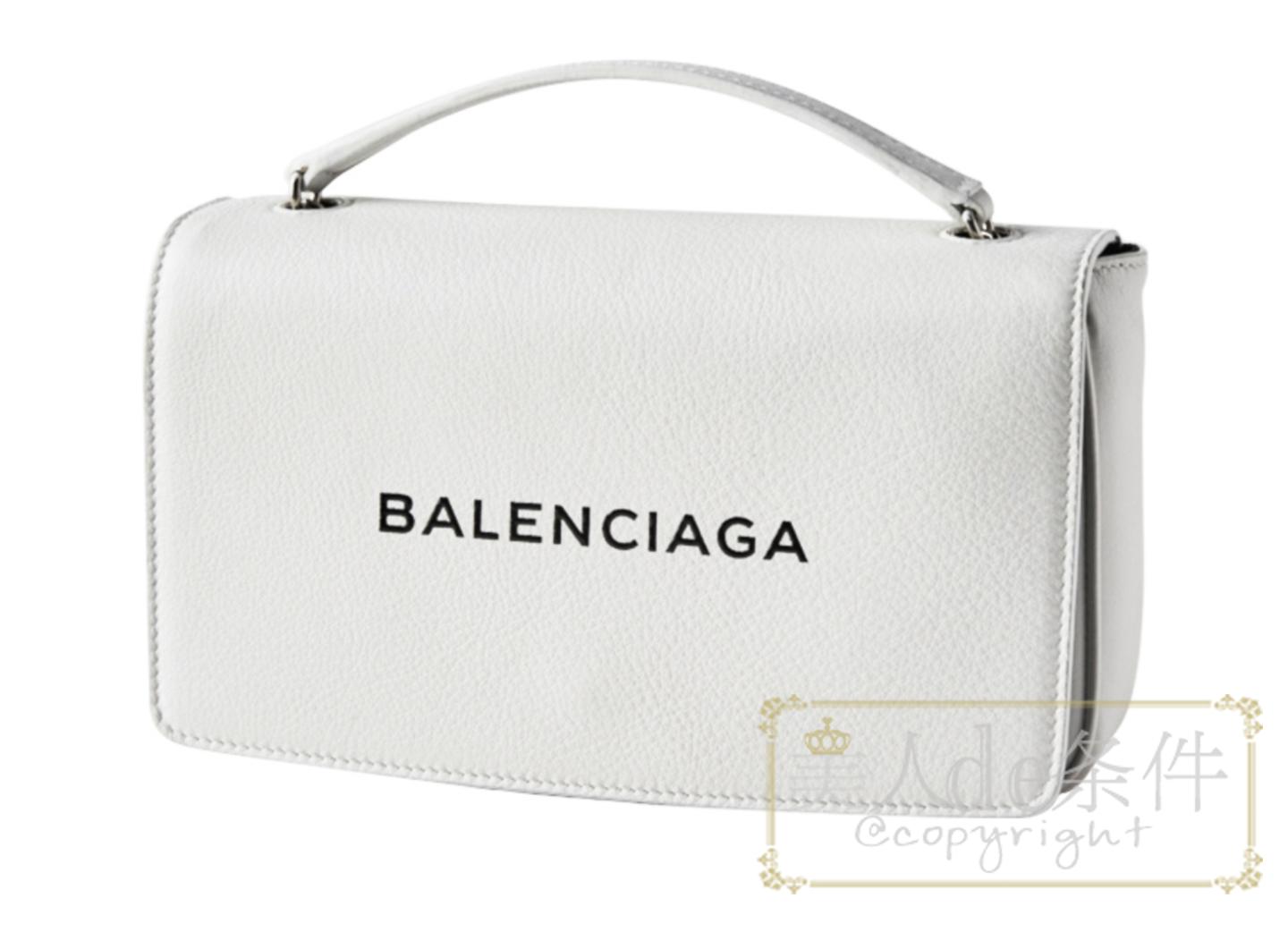 在吗?请收下10个大牌的春款包鞋指南(含尺寸和价格)