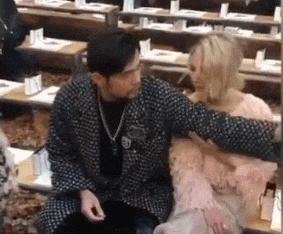 这位华语圈顶级音乐人,如今幸福的只剩奶茶和月半!