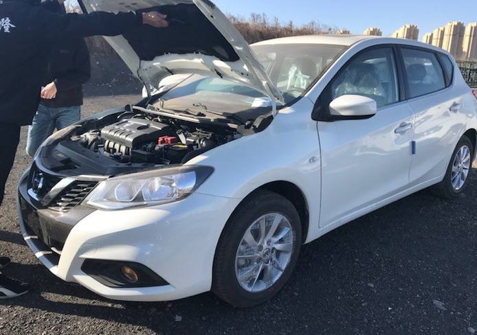 骐达tiida和飞度哪个值得入手,两厢车飞度和骐达