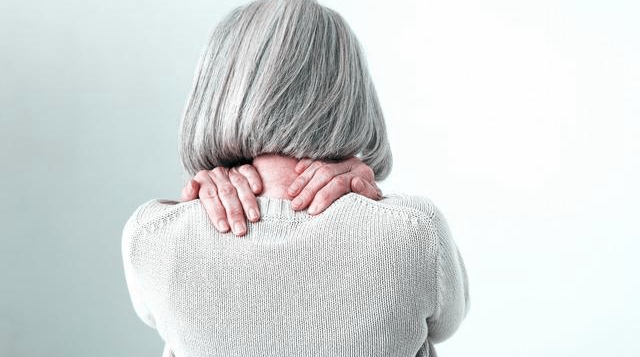 颈椎病治不治疗,颈椎病到底该怎么治