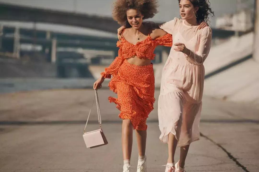 春季碎花裙推荐,玖姿春季碎花裙