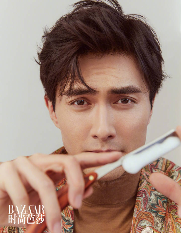 《时尚芭莎》杂志中高伟光的时装造型和古装造型有什么不同