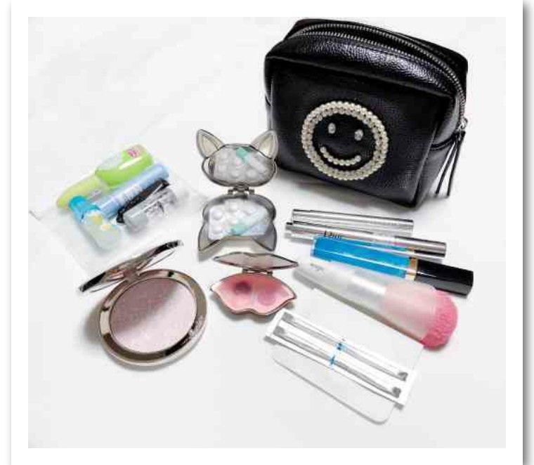 日本化妆包里面装什么东西,日本女生化妆包里有什么
