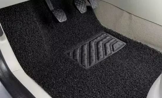 地垫到底该放在大门外还是大门里