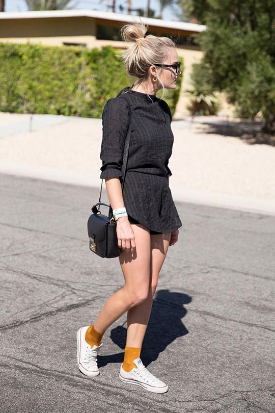 冬天露腿怎么穿袜子才不裂开,冬天如何露袜子