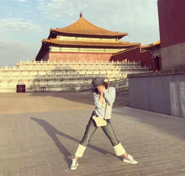 杨幂同款卫衣穿搭,杨幂同款卫衣如何搭配