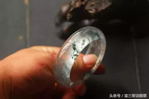 315打假必看：肉眼鉴定翡翠有妙招，看完再也不当冤大头