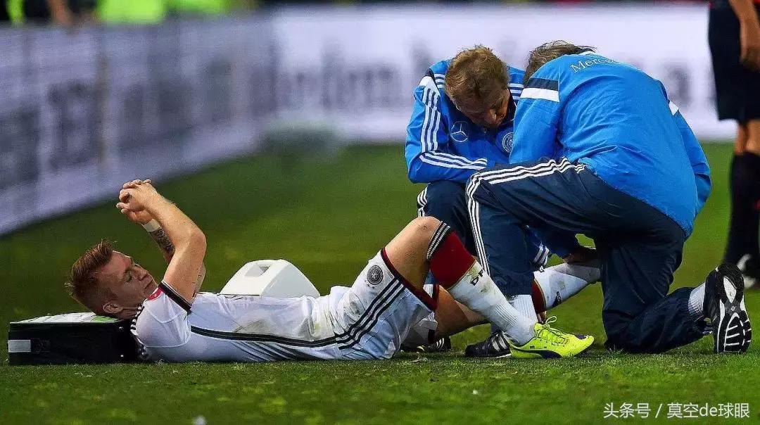 威斯特法布伦南看台罗伊斯,威斯特伦法罗伊斯