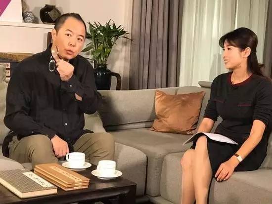 皇阿玛”张铁林”豪宅曝光，一屋子的收藏品究竟价值几何？