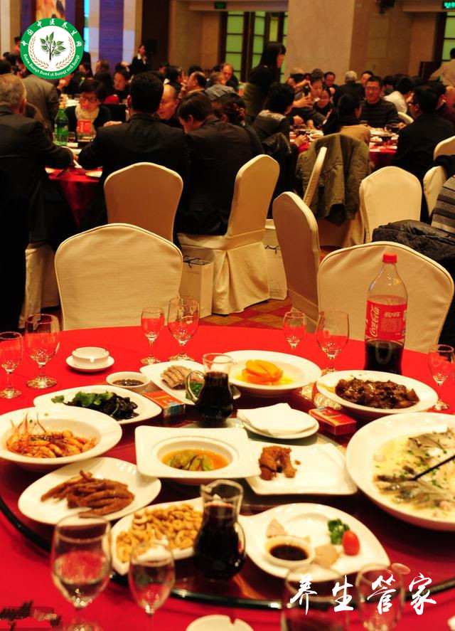 冬天火气大怎么调理,冬天内火重吃什么降火效果最好