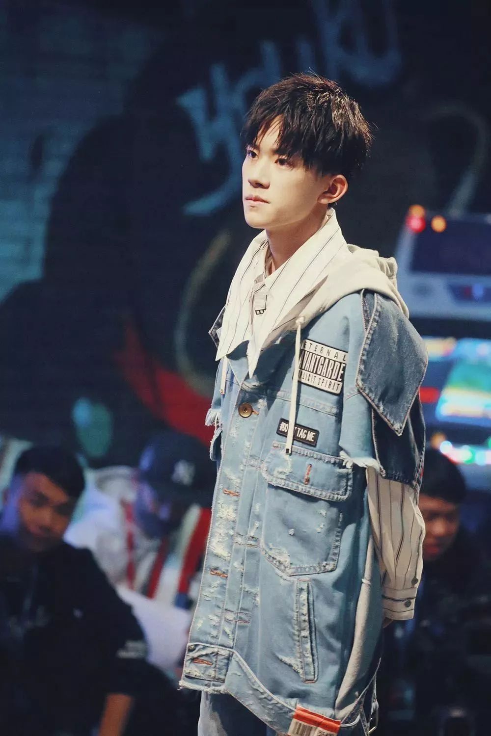 七岁小孩跳街舞很酷的感觉 (小孩喜欢跳的街舞又简单又好玩)