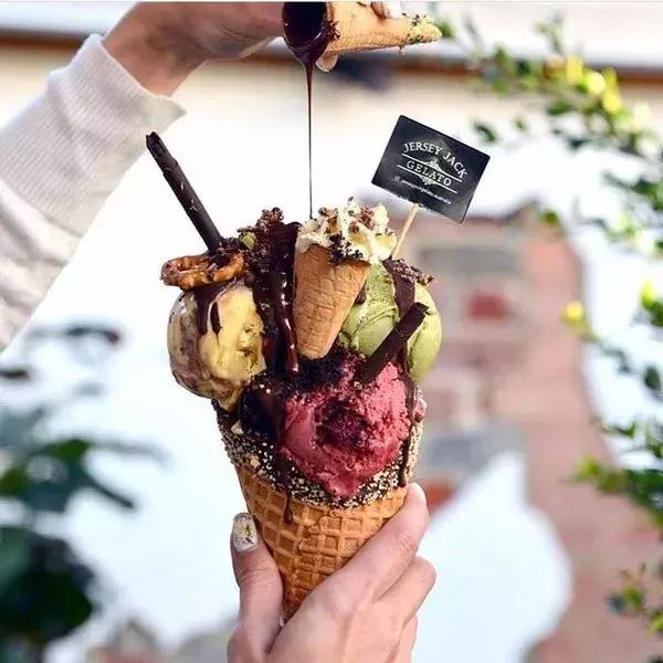 意大利:大家最近都爱舔……我这款冰淇淋