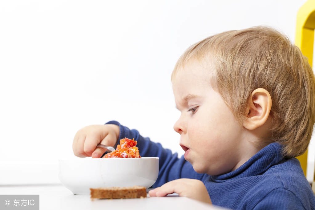 六个月宝宝厌倦吃辅食怎么办,六个月的婴儿不好好吃辅食怎么办
