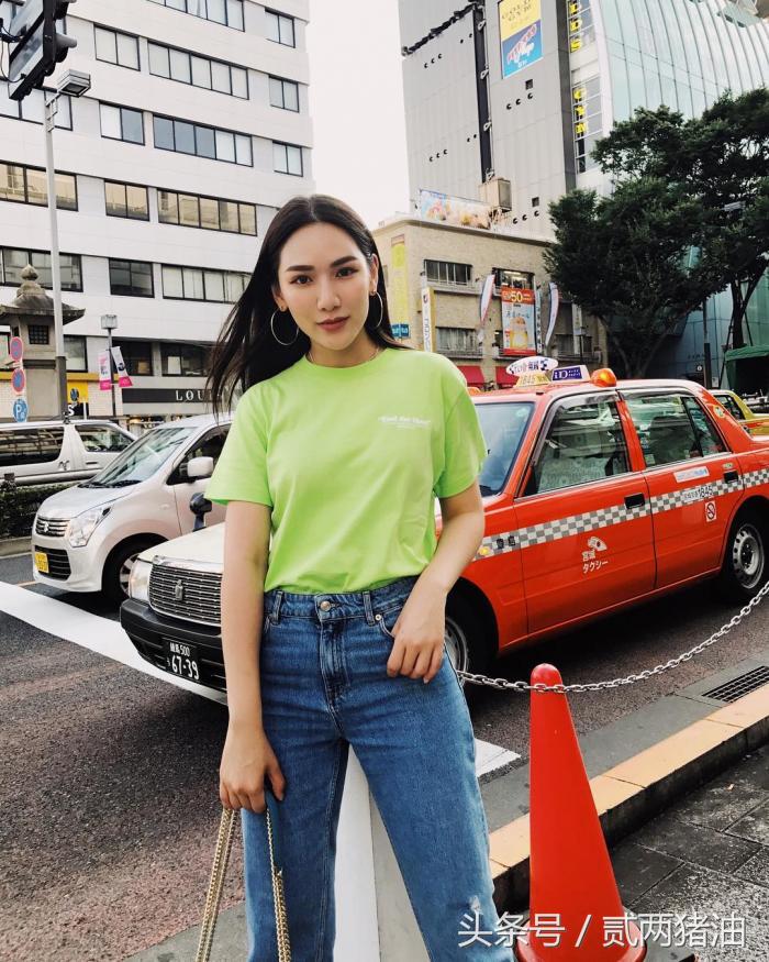 别再一成不变的穿你的Tee了，来些不一样的吧~