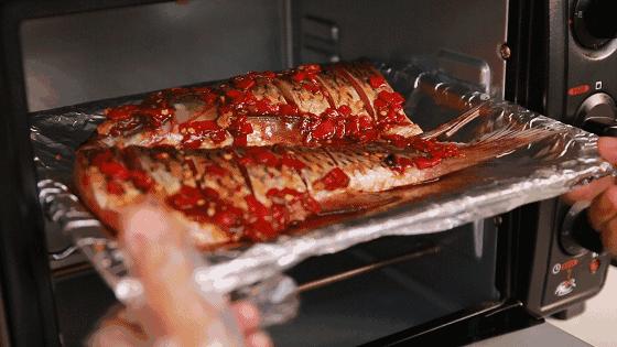 用烤箱做烤鱼五香的家常做法,用烤箱做烤鱼简单做法