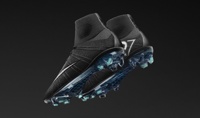 c罗耐克球鞋,c罗穿过的足球鞋都是耐克吗