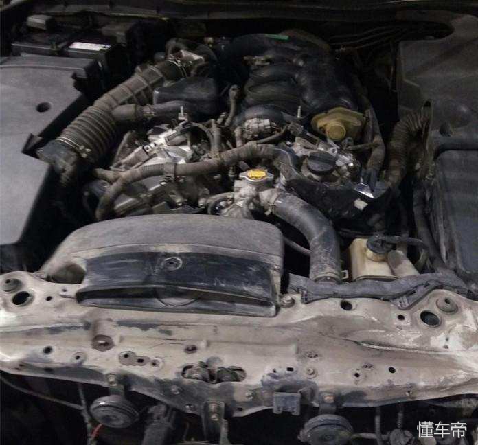 老一代神车皇冠,十四代皇冠跑了15万公里的发动机