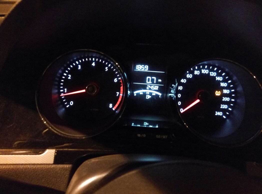 汽车各种灯光什么情况下使用,汽车九种灯光的位置和作用