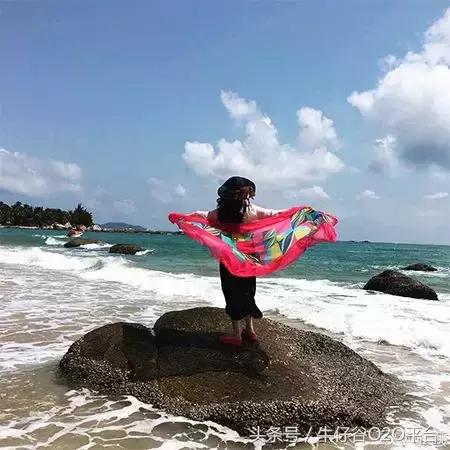 阿姨们照相带7条丝巾上热搜，网友大军忍不住晒出自家妈妈