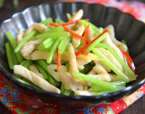 韭菜鸡蛋炒河虾家常菜做法,韭菜炒小河虾真是绝配鲜甜味美