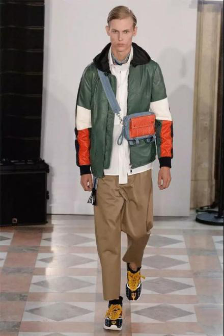 嫌弃了多年的防风外套居然“回潮”了，难道一直是我穿错了？