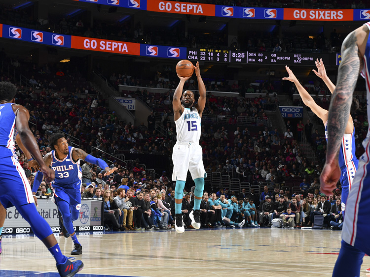 “师弟”让这双鞋在赛场上寿终正寝！IT穿这双鞋说出了湖人总…！