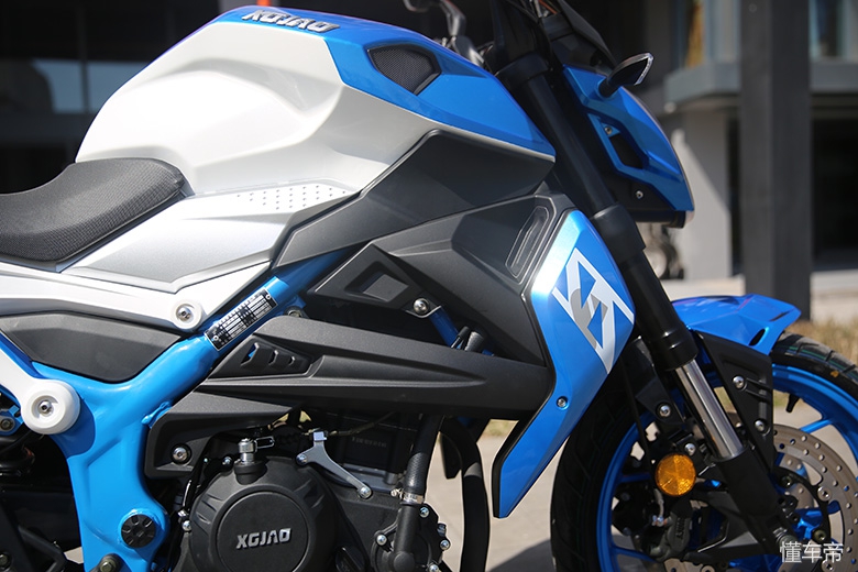 新感觉双缸250百公里加速,加速2秒左右的摩托车