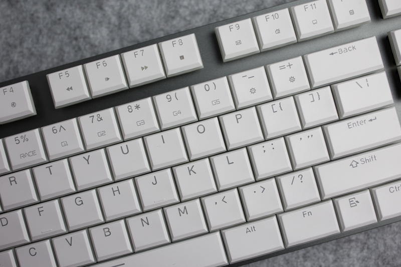 突破机械硬盘的厚度界限，做史上最薄机械键盘，而且它还有光！