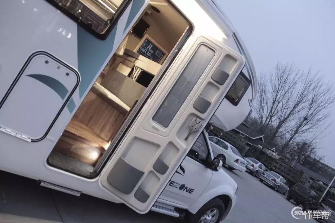 32万买房车,42万块钱买了一辆房车自驾游