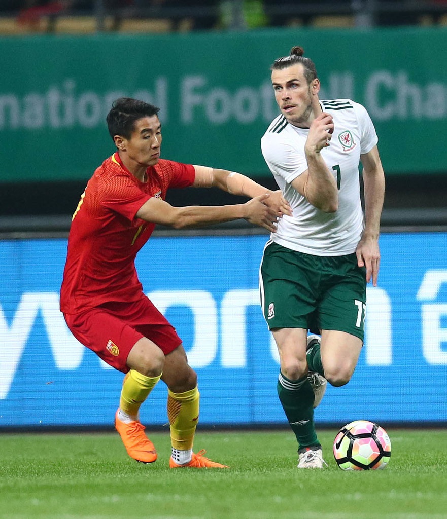 里皮评价山东鲁能13分出局,国足惨败1比5