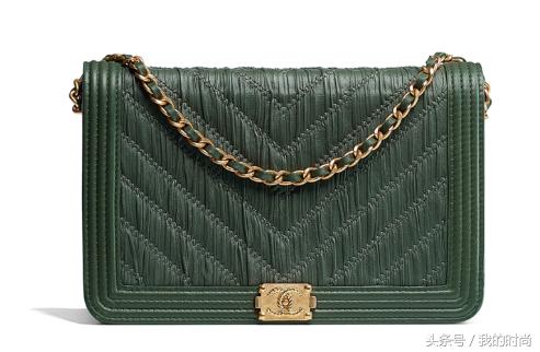 ChanelClutchwithChain最新款千万要慎入呀，看了就想买！