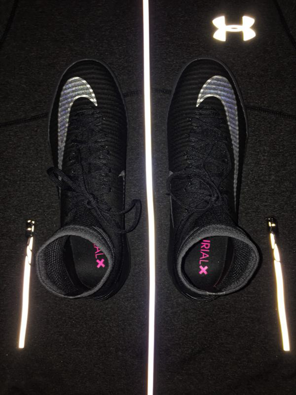 安踏足球鞋enjoyz,好看足球鞋照片