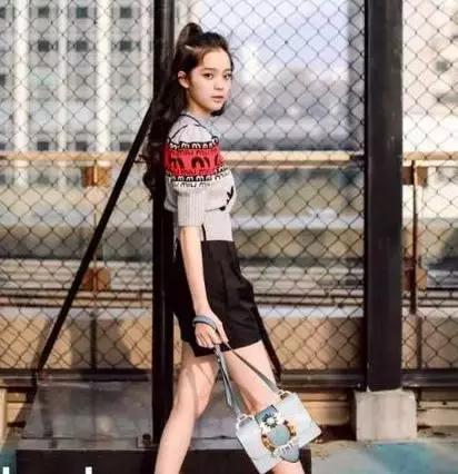 欧阳娜娜迪丽热巴红毯视频,欧阳娜娜迪丽热巴穿衣搭配