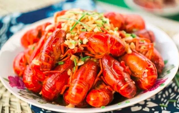 小龙虾清洗是用小苏打还是食用碱,餐饮店是如何大批量清洗小龙虾