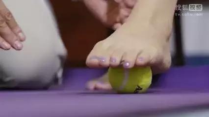 不管XO，轻松几个动作让你收获一双“维秘腿”！