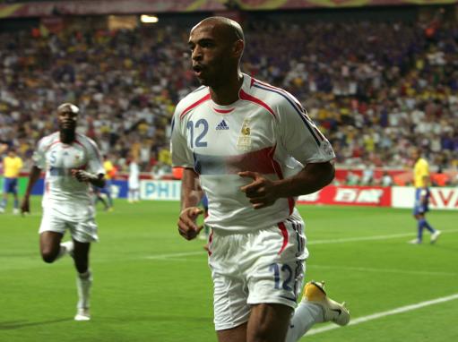 世界杯足球巨星,世界杯巨星之球王马拉多纳